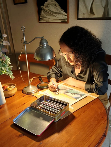 Foto de la ilustradora de la Sociedad Byron