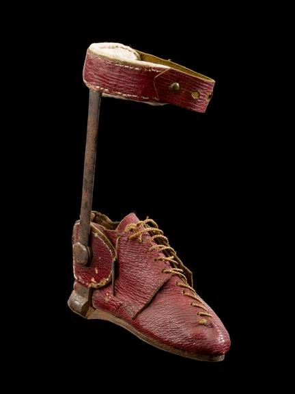 Bota ortopédica que muy probablemente usó Lord Byron de niño